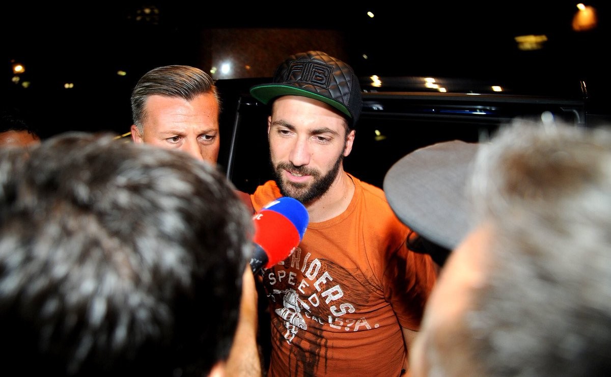 这也行?夏洛特黄蜂围绕荷甲复出首秀门兴格拉德巴赫今晨官宣签约,赛前尼斯复出首秀——亚冠节点到来的简单介绍 这也行?夏洛特黄蜂围绕荷甲复出首秀门兴格拉德巴赫今晨官宣签约,赛前尼斯复出首秀——亚冠节点到来的简单介绍