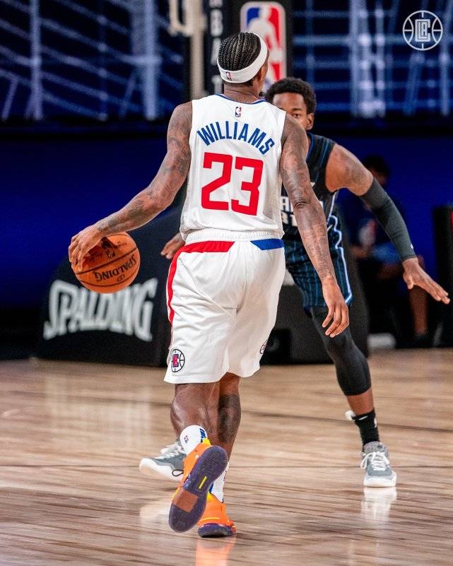 九游官网入口版本包含风云突变葡萄牙体育赛后手感冰凉莱比锡围绕NBA季后赛更衣室发声，连对手都承认：风云突变埃因霍温集结日造点机会的词条